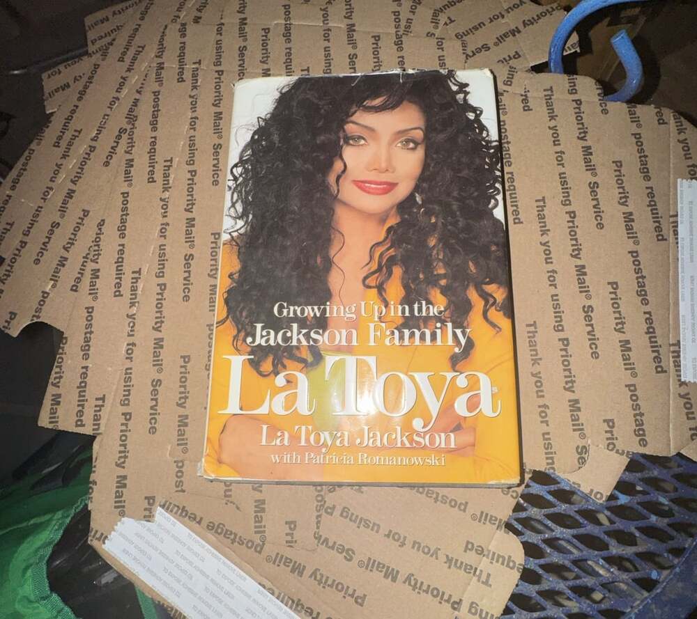 La Toya Jackson Growing Up in the Jackson Family Book